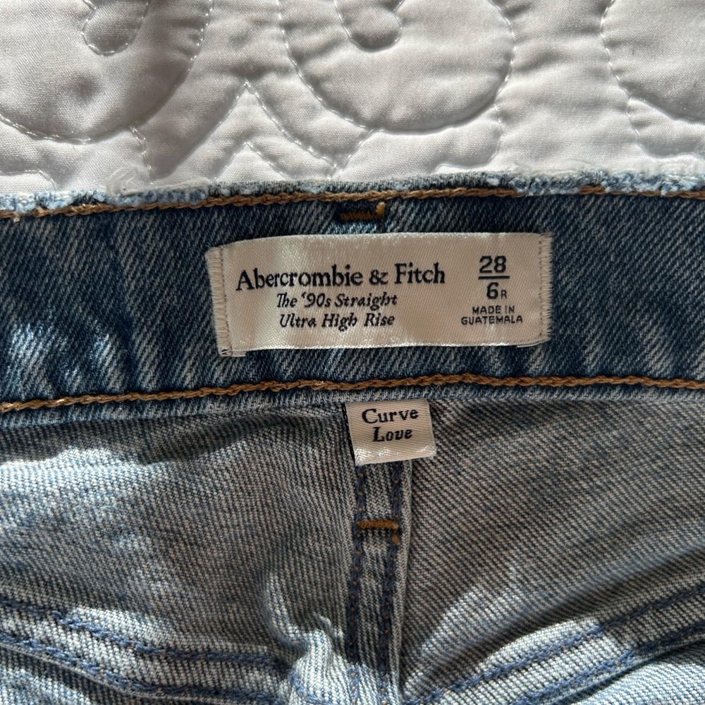 Abercrombie & Fitch 90s Straight Ultra High Curve fit jeans